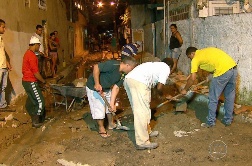  Em Jaboatão, comunidade coloca a mão na massa para calçar ruas – G1