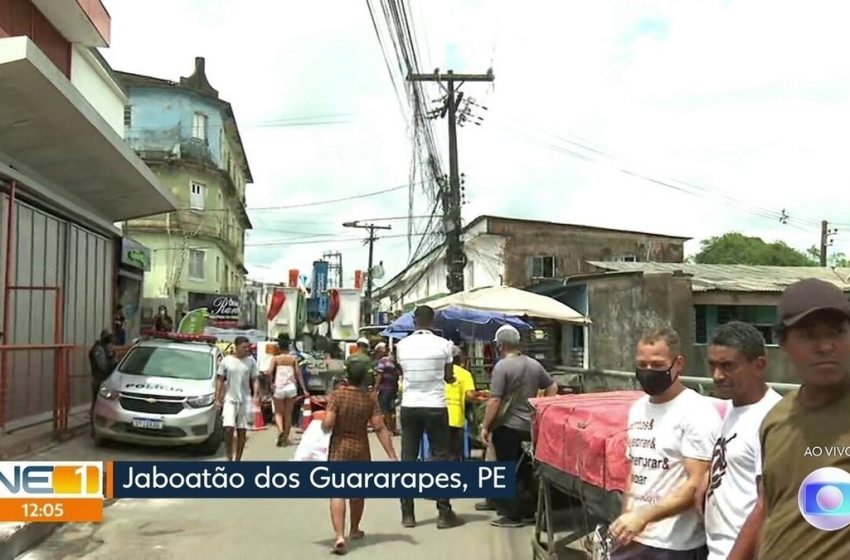 Três pessoas morrem após sofrer choque elétrico em fio em rua de comunidade em Jaboatão dos Guararapes – G1