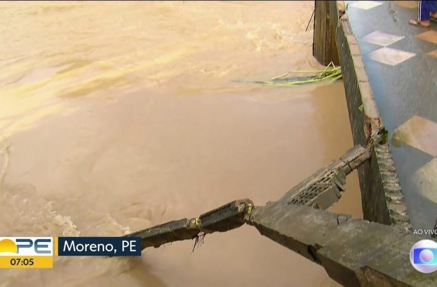  Bombeiros resgataram 197 pessoas e nove cães ilhados no Grande Recife; veja transtornos da chuva em PE – G1