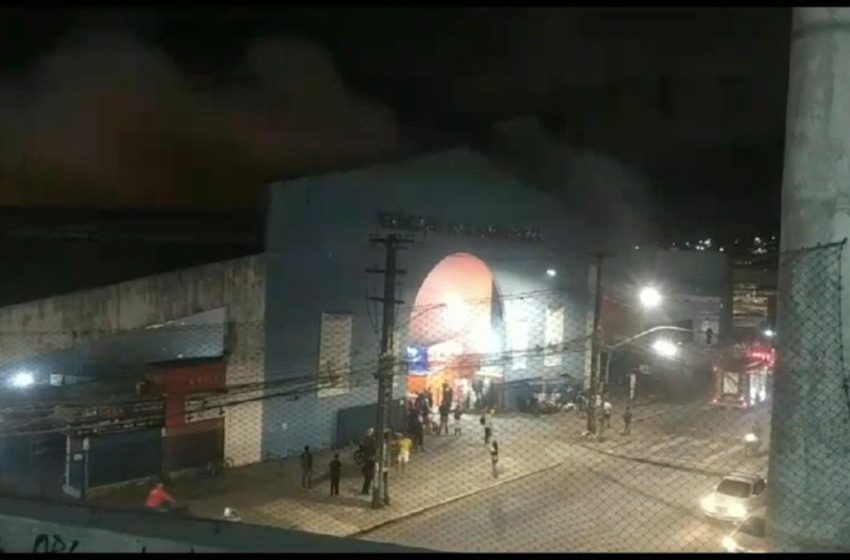  Incêndio atinge Mercado das Mangueiras, em Jaboatão; VÍDEO – G1